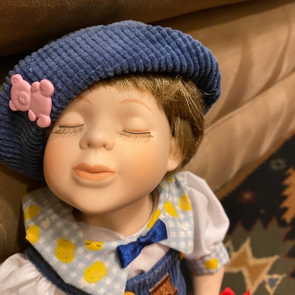 Geppeddo Kissing Katie & Kyle Dolls - Picture 4 of 8